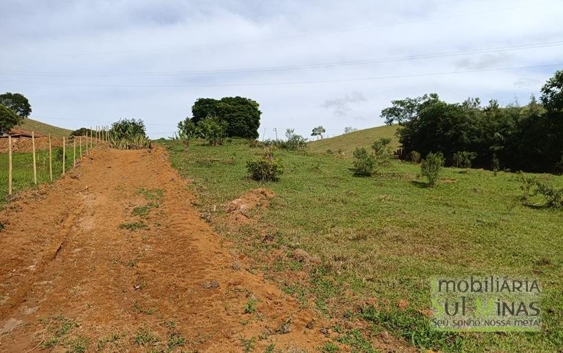 Terreno Rural Com 1000m² À Venda em Cambuí MGCOD2311 (16)