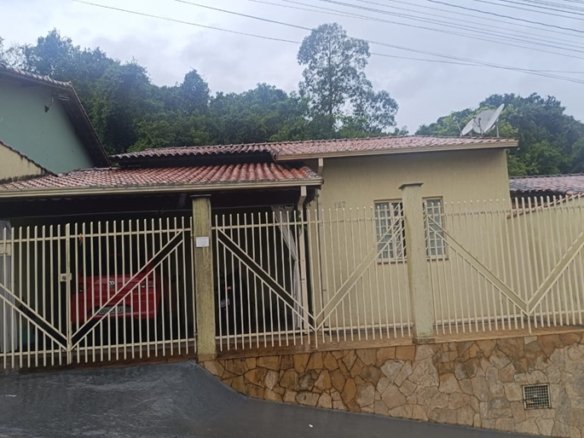 Casa Localizada Em Ótimo Bairro À Venda em Cambuí MG COD2337 (8)