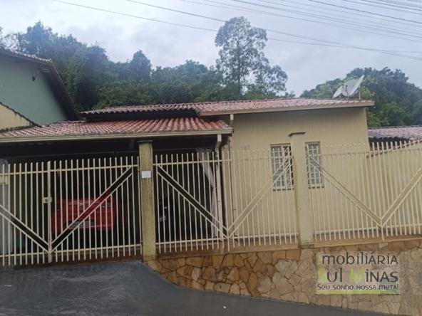 Casa Localizada Em Ótimo Bairro À Venda em Cambuí MG COD2337 (8)