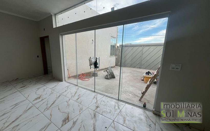 Casa Nova e Plana à Venda no Córrego do Bom Jesus COD2331 (11)