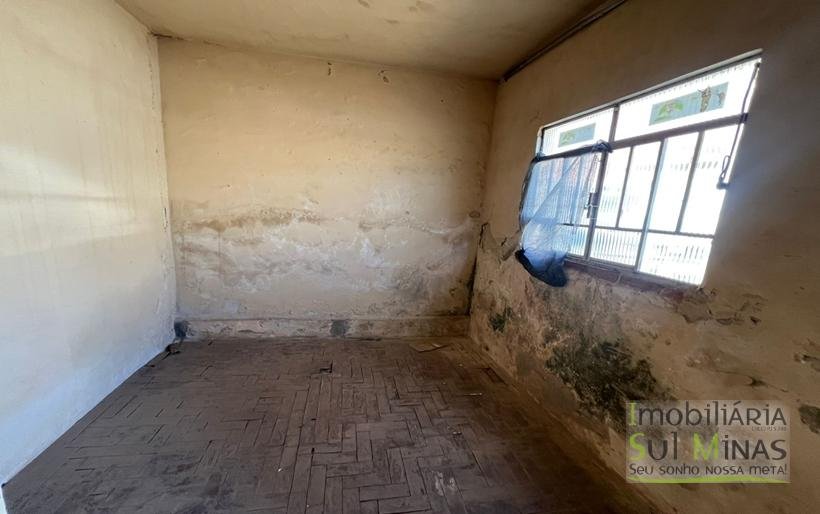 Casa Simples em Ótimo Bairro À Venda em Cambuí MG COD2328 (4)