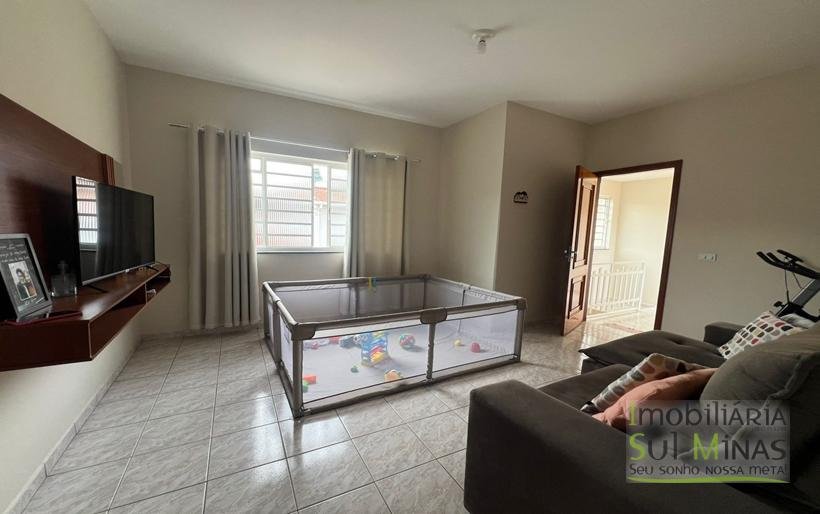 Casa com 3 dormitórios em Ótimo Bairro À Venda em Cambuí MG COD2307 (10)