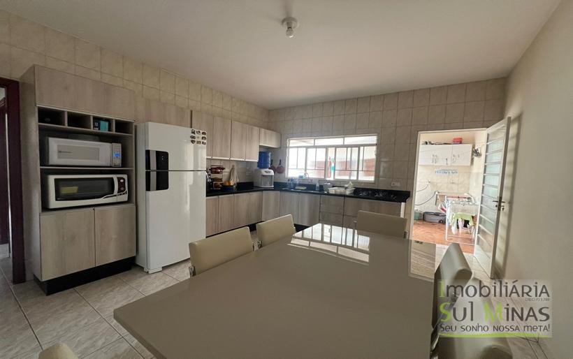 Casa com 3 dormitórios em Ótimo Bairro À Venda em Cambuí MG COD2307 (7)