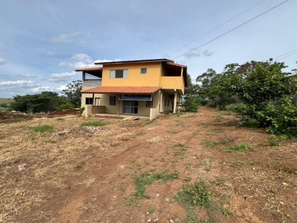 Chácara com 1490m² a 6km do centro de Cambuí MGCOD1843 (1)