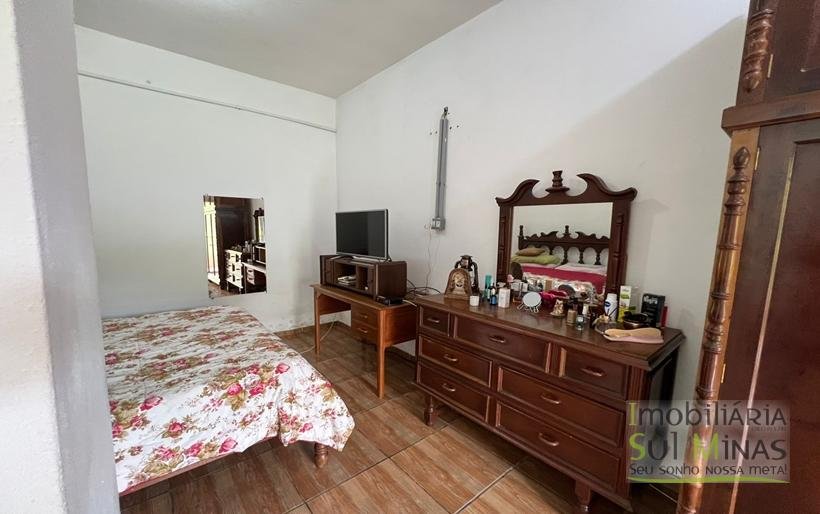 Chácara de 5000m ² com barracão e moradia as margens da Fernão DiasCOD2324 (12)