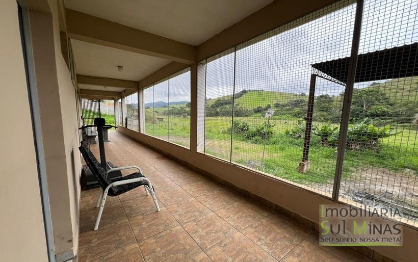 Chácara de 5000m ² com barracão e moradia as margens da Fernão DiasCOD2324 (13)