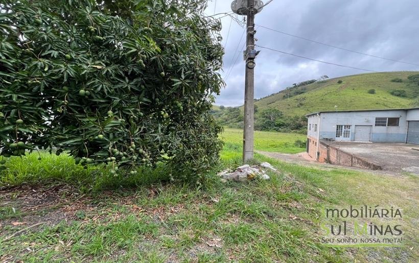 Chácara de 5000m ² com barracão e moradia as margens da Fernão DiasCOD2324 (17)