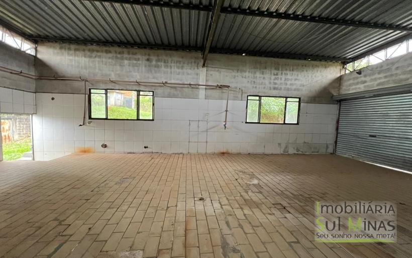 Chácara de 5000m ² com barracão e moradia as margens da Fernão DiasCOD2324 (21)