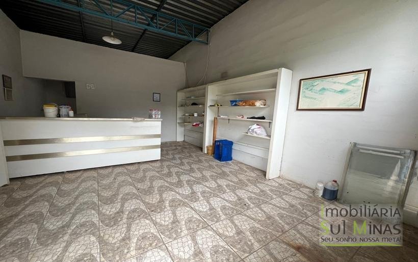 Chácara de 5000m ² com barracão e moradia as margens da Fernão DiasCOD2324 (6)