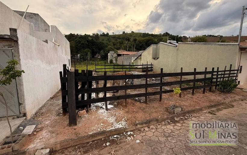 Lote Plano de 128m ² à Venda no Córrego do Bom Jesus COD2330 (1)
