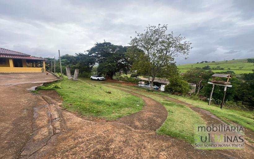 Sítio de 67600m ² a 800m da Fernão Dias COD2335 (11)