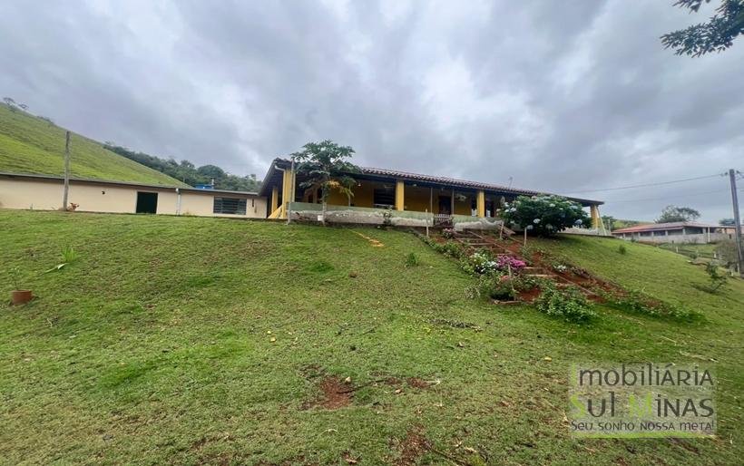 Sítio de 67600m ² a 800m da Fernão Dias COD2335 (13)