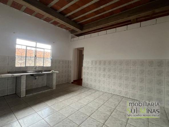 Casa Com Entrada Independente para Locação em Cambuí MG COD2358 (4)