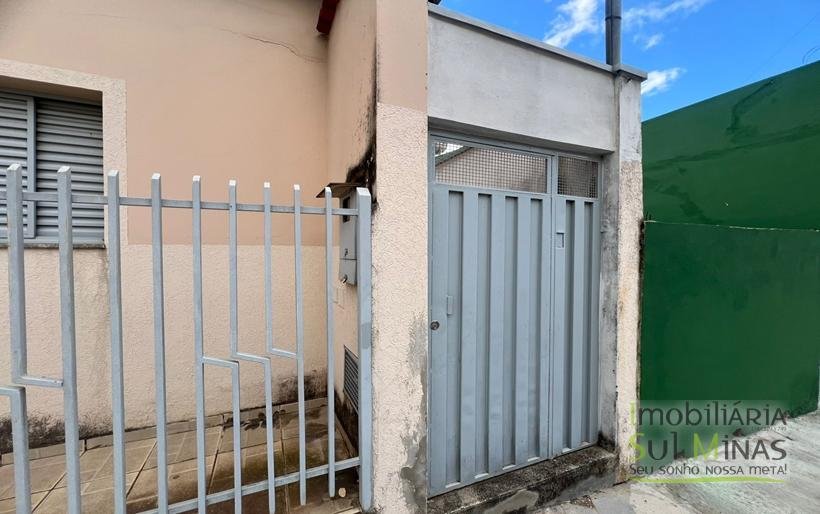 Casa Com Entrada Independente para Locação em Cambuí MG COD2358 (6)