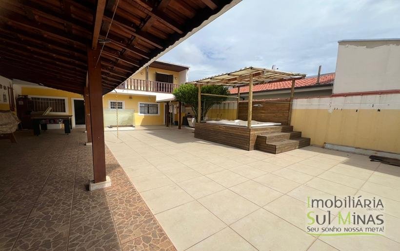 Casa Com Jacuzzi e Sauna À Venda em Cambui MG COD2362 (16)