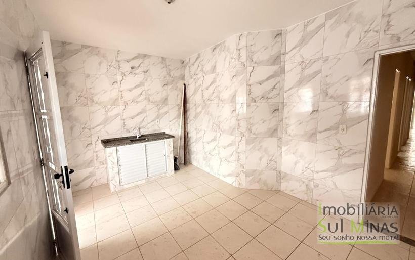 Casa Em Ótima Localização Para Locação em Cambuí MG COD2366 (15)