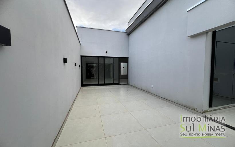Casa Plana Nova e Moderna à Venda em Cambuí – MG COD2363 (11)