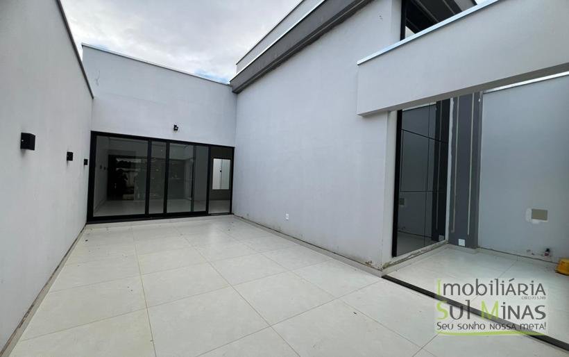 Casa Plana Nova e Moderna à Venda em Cambuí – MG COD2363 (12)