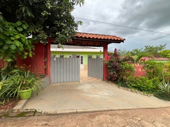 Casa com 4 dormitórios e área verde à venda no Córrego do Bom JesusCOD2347 (1)