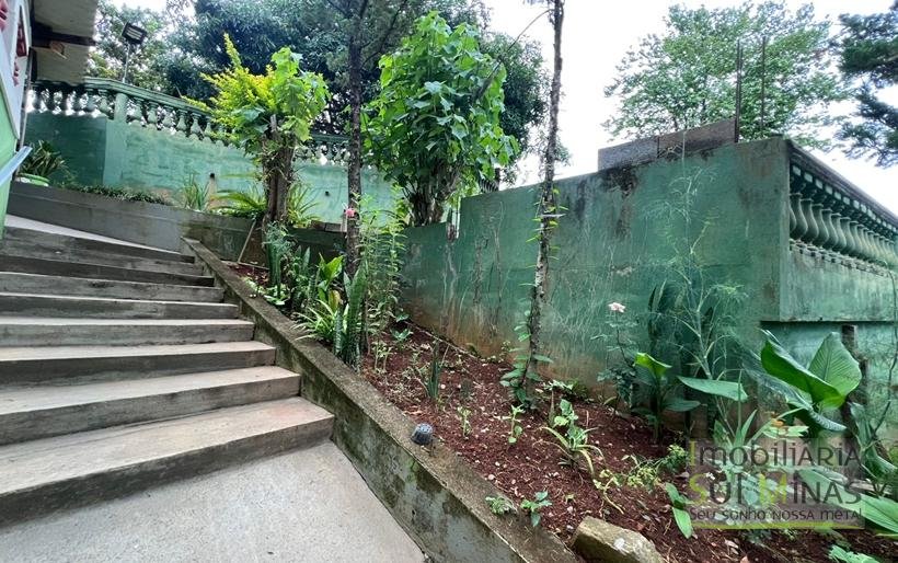 Casa com 4 dormitórios e área verde para locação no Córrego do Bom JesusCOD2347 (42)