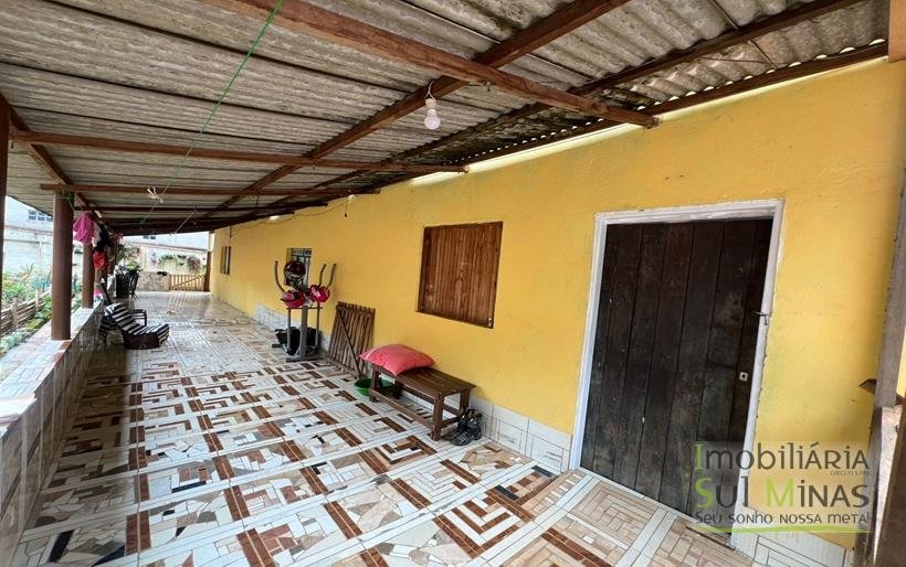 Chácara de 2000m ² com lago de peixe a venda em Cambui MG (1)