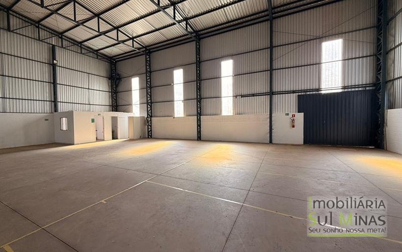 Galpão para Locação em CambuíMG – 740 m² de área construída pátio COD2354 (10)