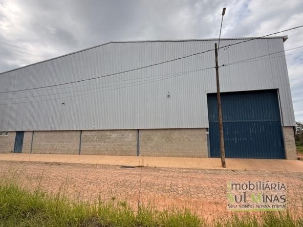 Galpão para Locação em CambuíMG – 740 m² de área construída pátio COD2354 (3)
