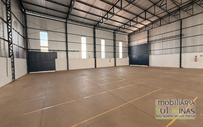 Galpão para Locação em CambuíMG – 740 m² de área construída pátio COD2354 (7)