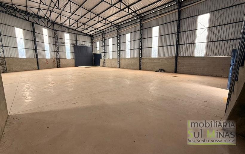Galpão para Locação em CambuíMG – com área total de 665 m COD2229 (10)