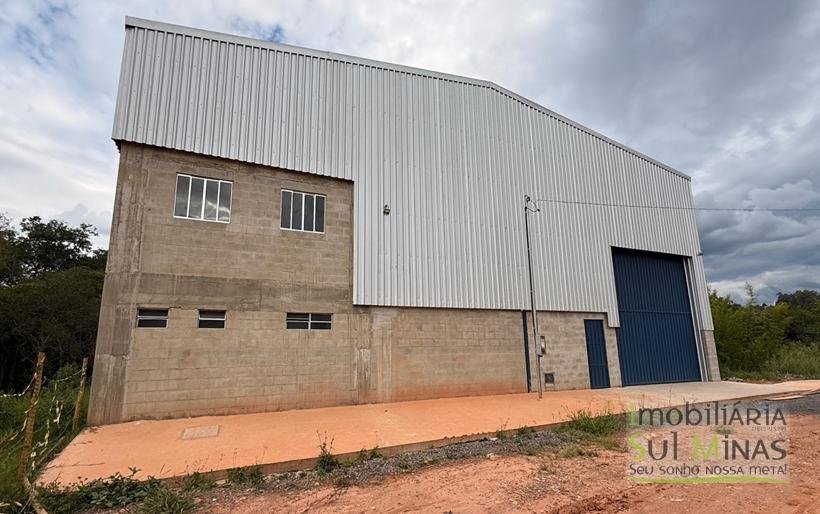 Galpão para Locação em CambuíMG – com área total de 665 m COD2229 (2)
