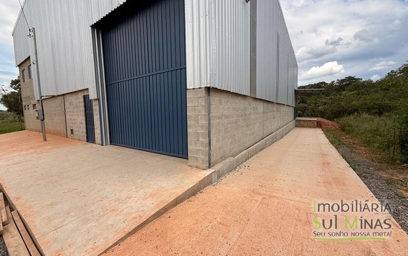 Galpão para Locação em CambuíMG – com área total de 665 m COD2229 (4)