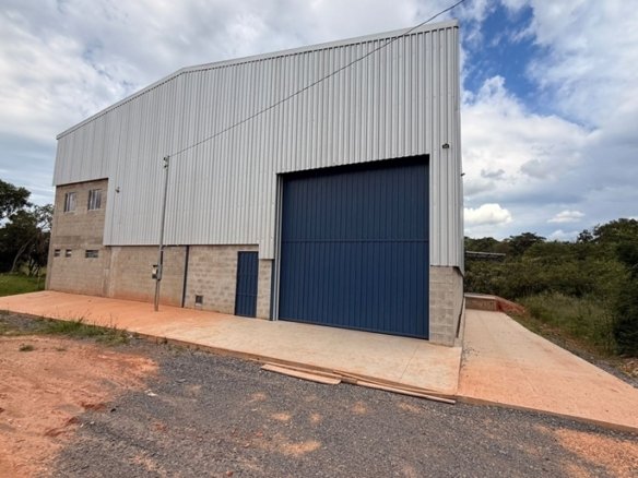 Galpão para Locação em CambuíMG – com área total de 665 m COD2229 (5)