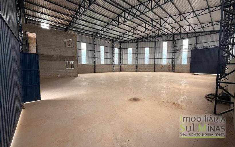 Galpão para Locação em CambuíMG – com área total de 665 m COD2229 (6)