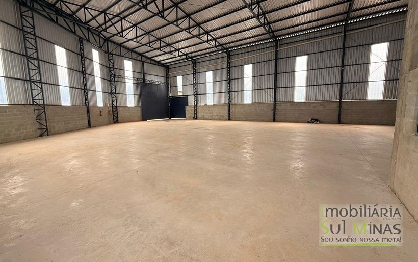 Galpão para Locação em CambuíMG – com área total de 665 m COD2229 (8)
