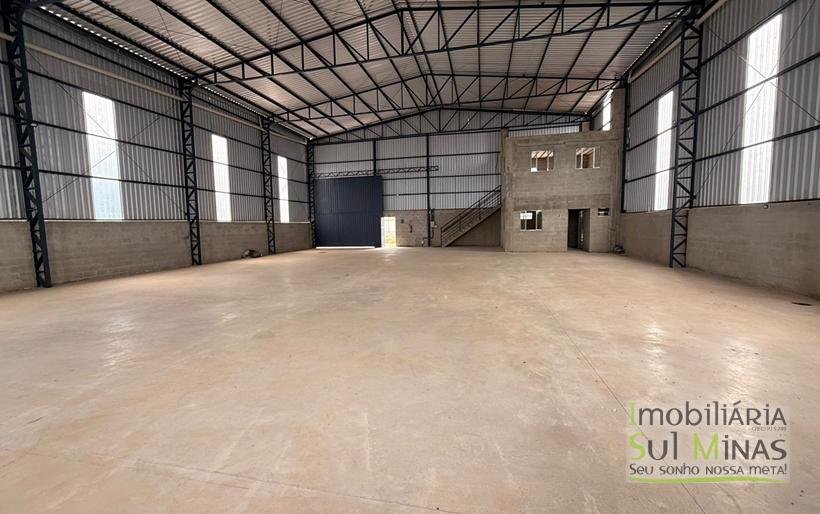 Galpão para Locação em CambuíMG – com área total de 665 m COD2229 (9)