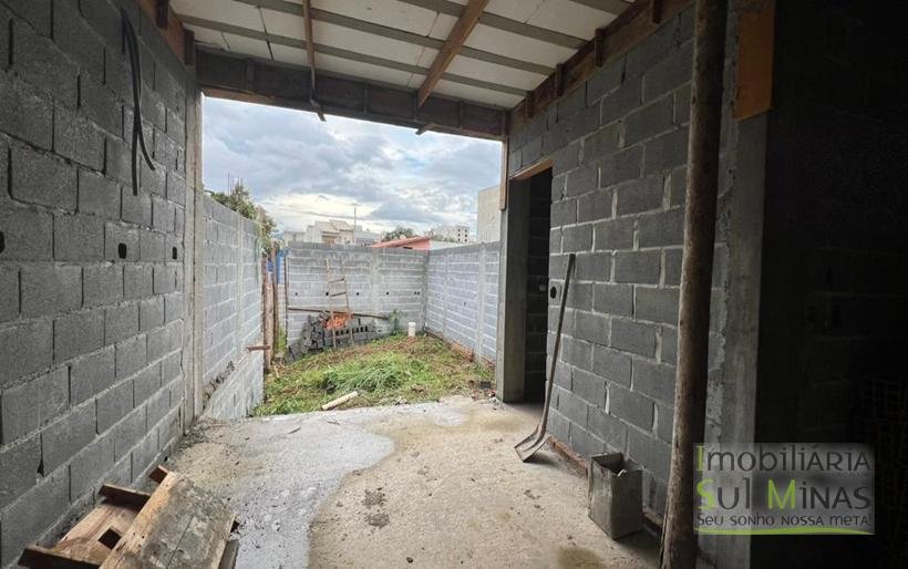 Casa Moderna à Venda em CambuíMG – 3 Dormitórios, Sendo 2 com Closet COD2378 (1)