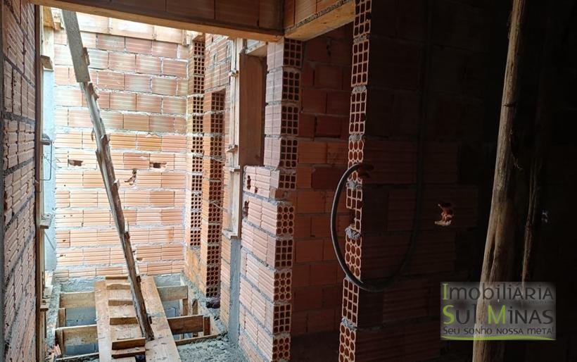 Casa Moderna à Venda em CambuíMG – 3 Dormitórios, Sendo 2 com Closet COD2378 (12)