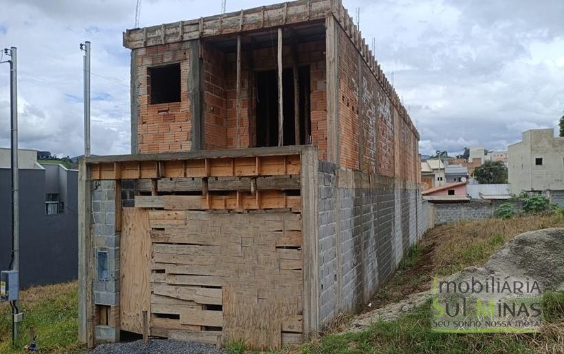 Casa Moderna à Venda em CambuíMG – 3 Dormitórios, Sendo 2 com Closet COD2378 (21)