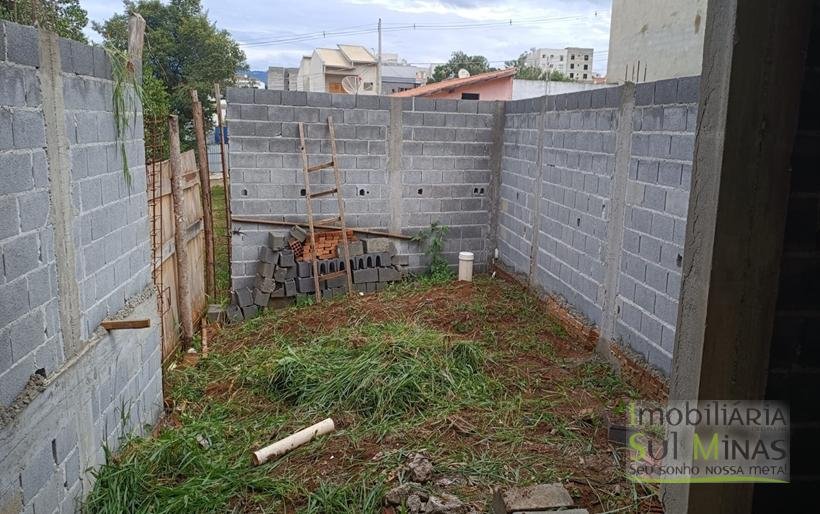 Casa Moderna à Venda em CambuíMG – 3 Dormitórios, Sendo 2 com Closet COD2378 (22)
