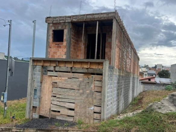 Casa Moderna à Venda em CambuíMG – 3 Dormitórios, Sendo 2 com Closet COD2378 (24)