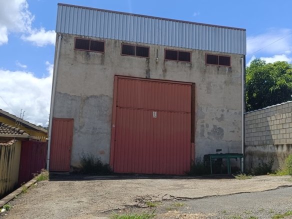 Galpão Com 400m² Em Ótima Localização Para Locação em Cambuí MG COD2381 (1)