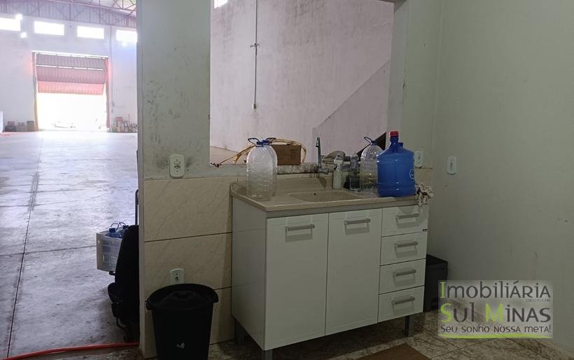 Galpão Com 400m² Em Ótima Localização Para Locação em Cambuí MG COD2381 (7)