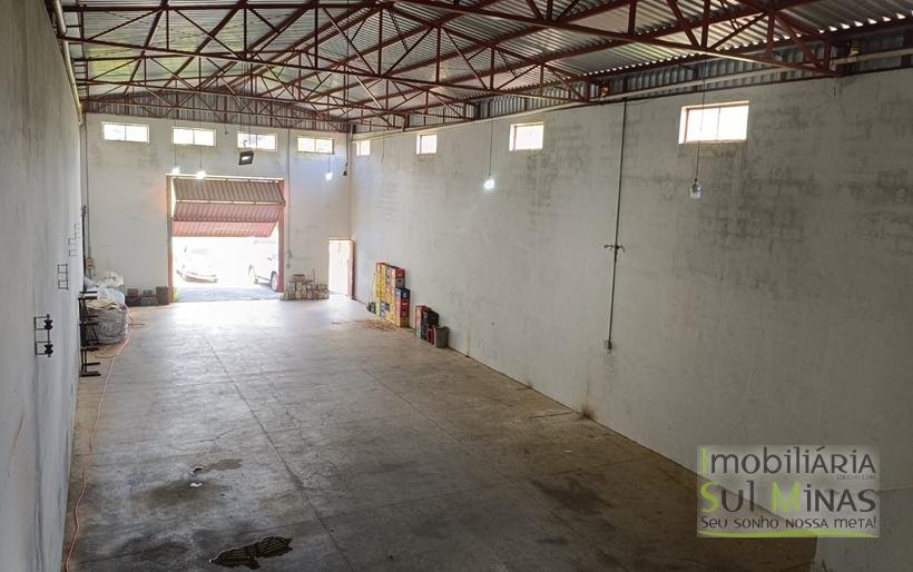 Galpão Com 400m² Em Ótima Localização Para Locação em Cambuí MG COD2381 (9) Galpão Com 400m² Em Ótima Localização Para Locação em Cambuí MG COD2381 (9)