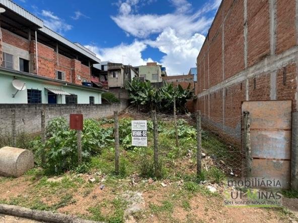 Lote de 200m ² a 700 metros do Centro À Venda em Cambuí MG COD2382 (2)
