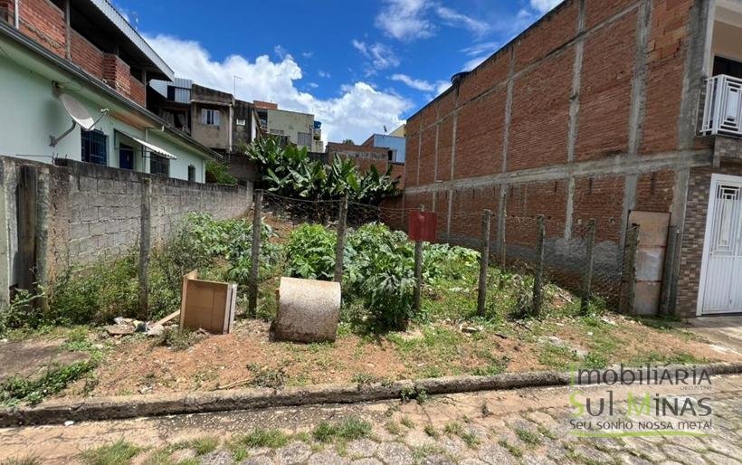 Lote de 200m ² a 700 metros do Centro À Venda em Cambuí MG COD2382 (3)