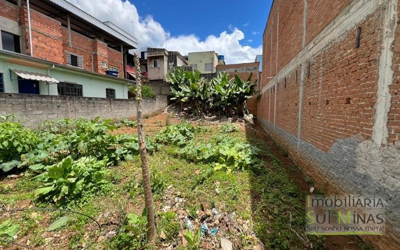 Lote de 200m ² a 700 metros do Centro À Venda em Cambuí MG COD2382 (4)