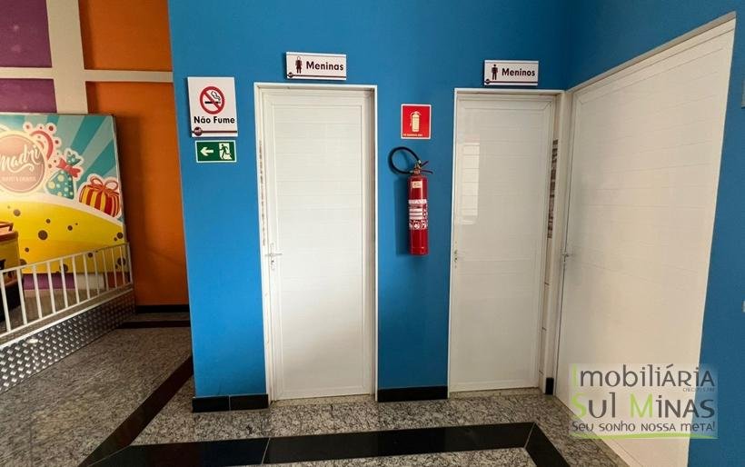 Prédio Comercial com Ótima Estrutura à Venda em Cambuí MG (1)