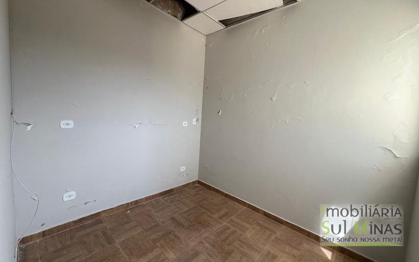 Prédio Comercial com Ótima Estrutura à Venda em Cambuí MG (2)