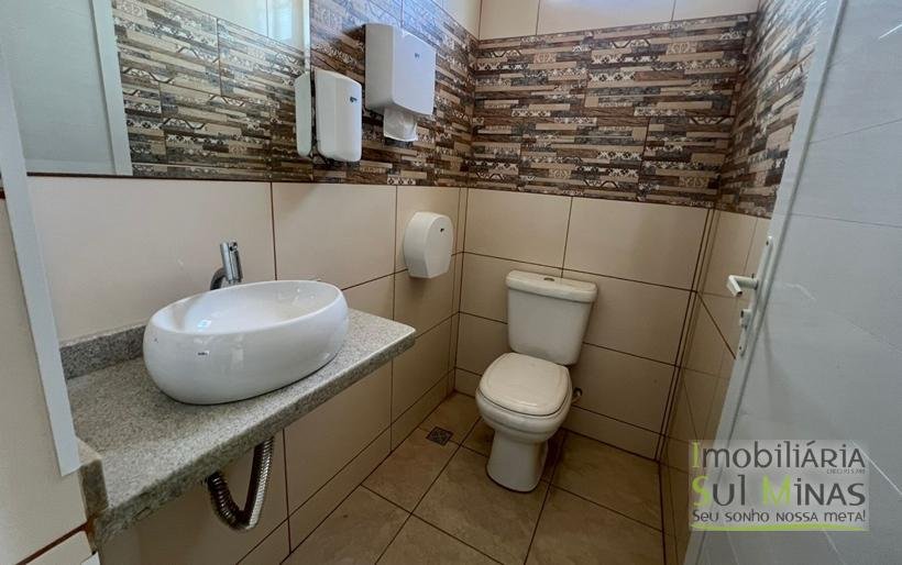 Prédio Comercial com Ótima Estrutura à Venda em Cambuí MG (5)