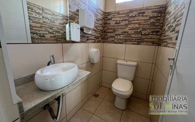 Prédio Comercial com Ótima Estrutura à Venda em Cambuí MG (7)